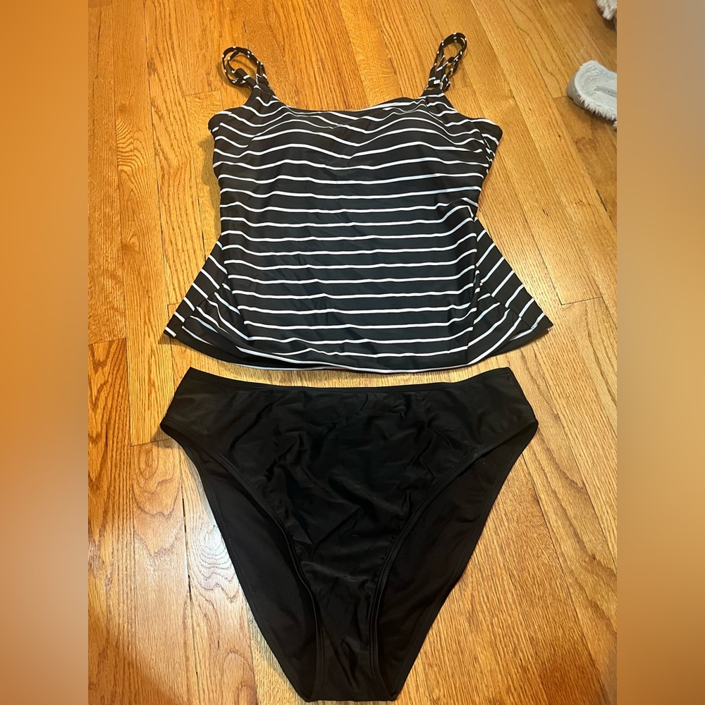 Black and white tankini and bottoms